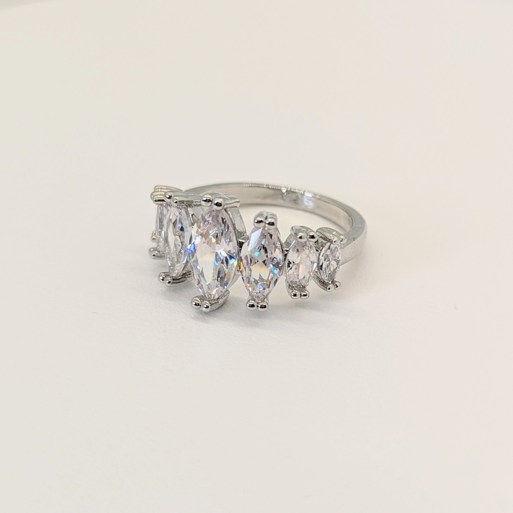 Women's 1.55ctw White Topaz Ring | Size: 7 | Stunning Sparkle!
